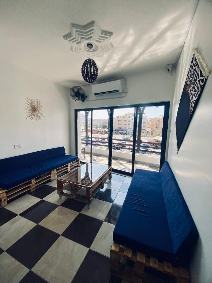 بيت شباب Friends Oasis العقبة المظهر الخارجي الصورة